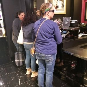 Meet your Posher, Sheila